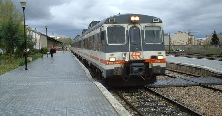 592 de Renfe, durante muchos años el máximo exponente del ferrocarril en Cuenca, en la estación de la capital provincial